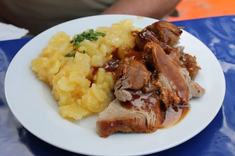 Saftig svinekjøtt med potetsalat