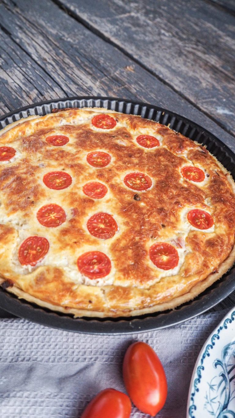 For meg er en skikkelig god pai som en trøstende klem! Smakfull, ostete, og med en grønn salat er den «on point»! Oppskrift i kommentarfeltet. 😍