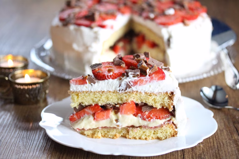 Bløtkake med daim og jordbær