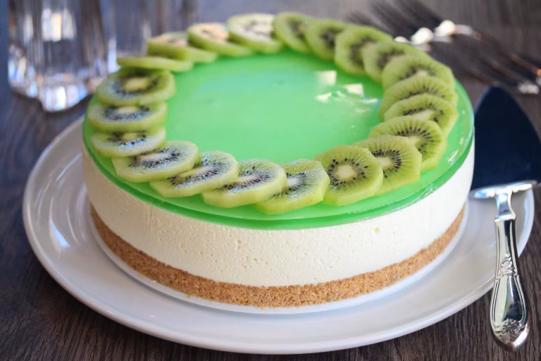 Ostekake med kiwi