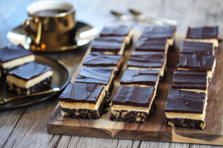 Nanaimo Bars - Sjokoladekake med vaniljesmørkrem